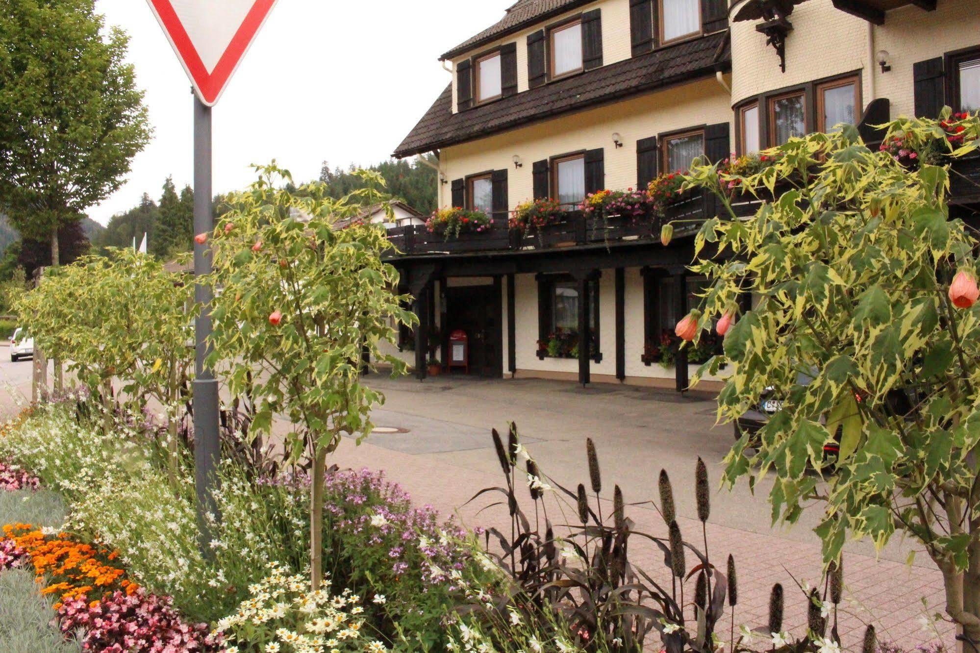 Garni Hotel Adler Post Baiersbronn Buitenkant foto